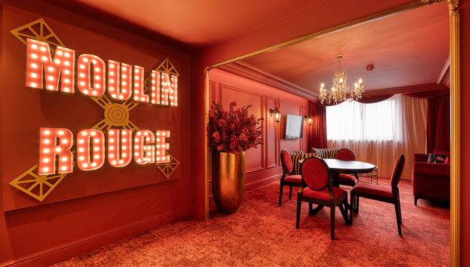 Suite cabaret rouge