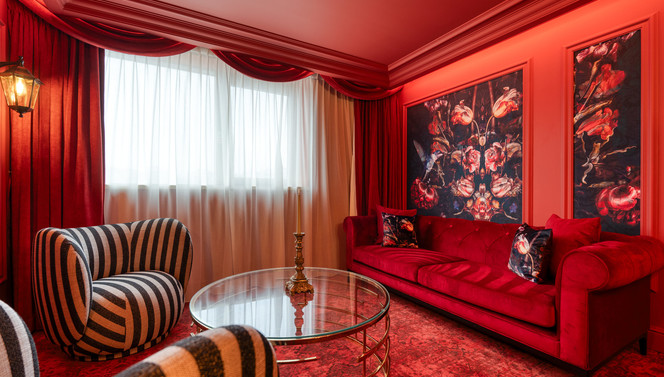 Suite cabaret rouge