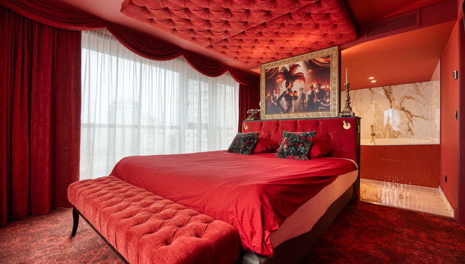 Suite cabaret rouge