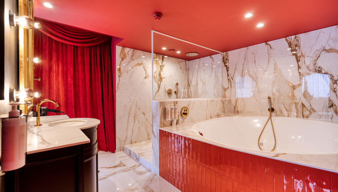 Suite cabaret rouge