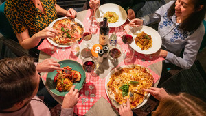 table italian corner
