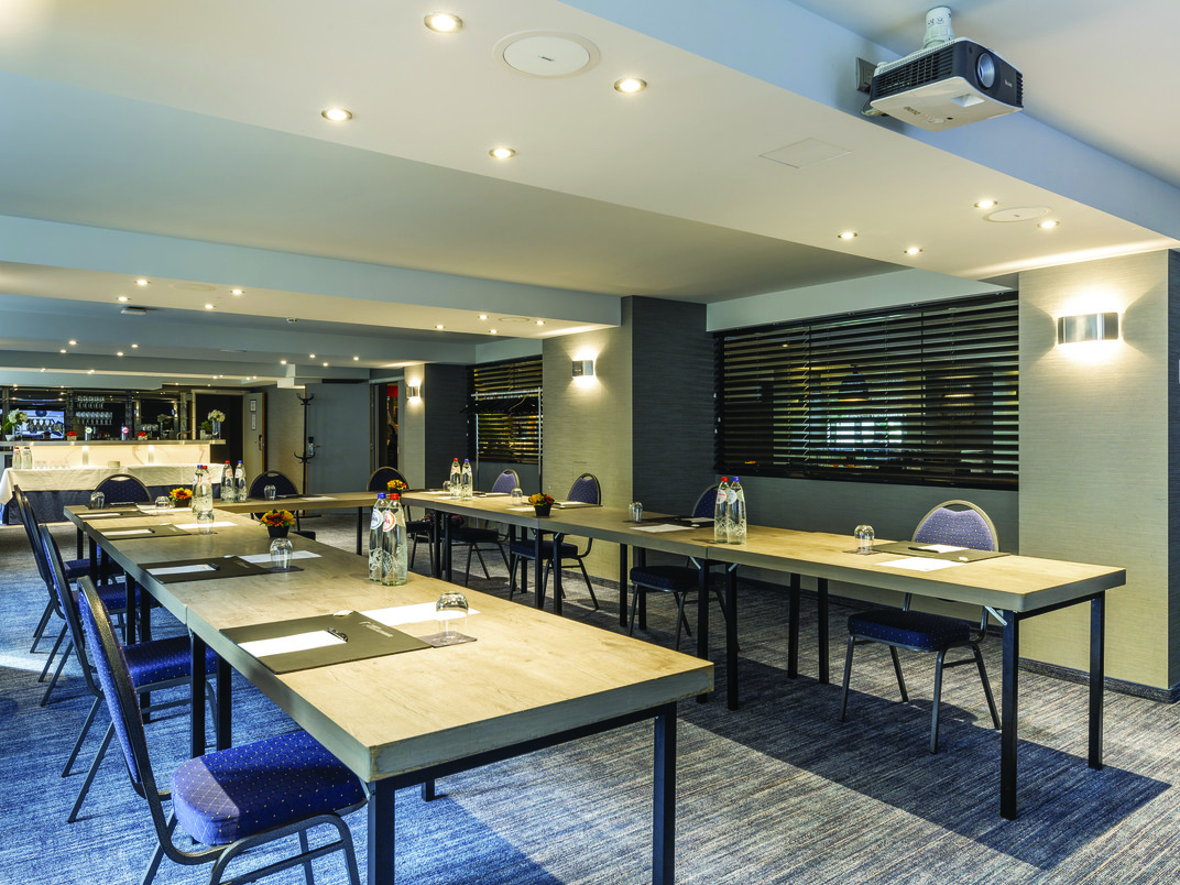 salle-reunion-hotel-d-affaires